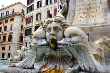 印象的なローマの噴水