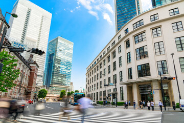 長時間露光で撮影した東京駅