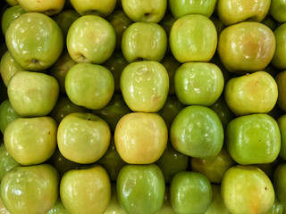 Fresh argentine green apple granny smith type for sale in the market..