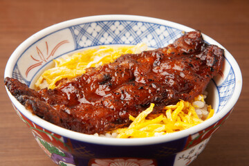 さんまの蒲焼き丼