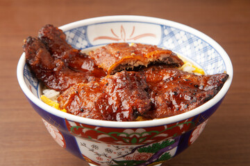 さんまの蒲焼き丼