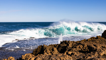 Rough waves at Blow Hole near Carnarvon, Western Australia