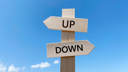 道しるべと青空_2方向_真ん中_UPとDOWN文字入り