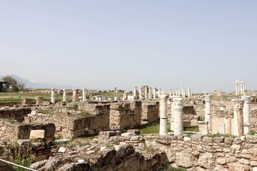 Fototapeta premium beautiful view to the archaeological site Laodicea on the Lycus, ruins of ancient city in Turkey