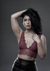 Fototapeta premium Glamorous hispanic beauty