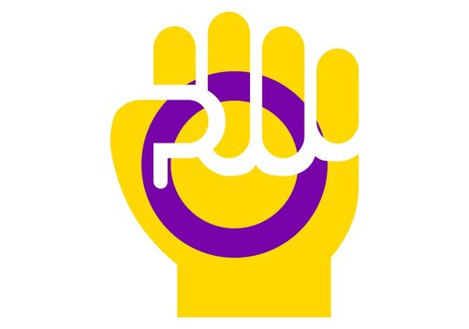 Intersexual en lucha. Pu&ntilde;o cerrado con la bandera del colectivo intersexual sobre fondo blanco. Bandera amarilla y morada