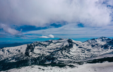 Fototapeta na wymiar Beautiful snow mountains, amazing alpine heights. Good weather, blue sky. Himalaya panorama.