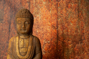 figura de buda joven en estado de meditaci&oacute;n