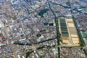 Tuinposter 境浄水場上空から中央線の武蔵境駅付近を空撮 © northsan