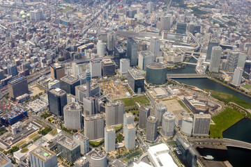 みなとみらい地区上空から横浜駅方向を空撮