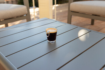 Tasse de café sur une table