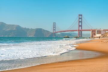 Fototapeta na wymiar Golden Gate Bridge and San Francisco beach, beautiful postcard view
