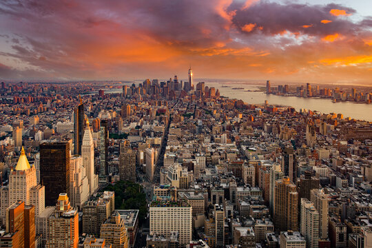 Manhattan panorama at sunset aerial view, New York, United States USA © modernmovie