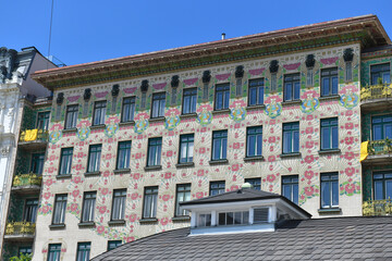 Die berühmten Jugendstilhäuser von Otto Wagner in der Linken Wienzeile in Wien, Österreich,...