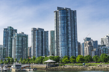 Fototapeta na wymiar View of downtown Vancouver from Seawall