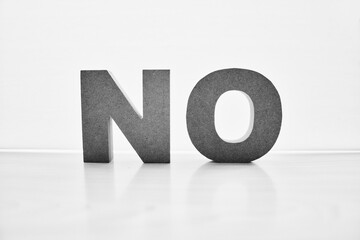 NO（テキスト）