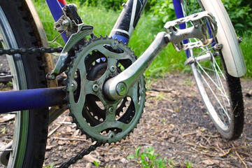 Fototapeta na wymiar Bicycle gears of various diameters for shifting gears