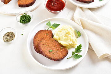 Meatloaf with mashed potato
