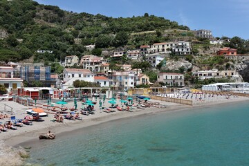 Erchie - Scorcio del borgo dalla scogliera