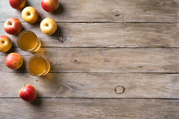 Fototapeta na wymiar Apple cider or juice drink