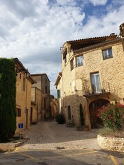 Fototapeta na wymiar Village sud de France