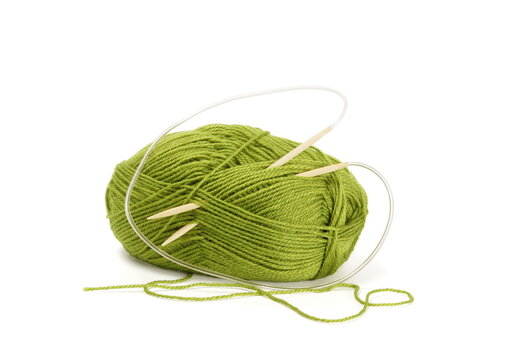 Woollen yarn and knitting needles