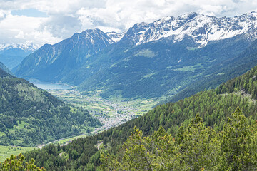 Obraz premium Blick auf Poschiavo, Puschlav, Kanton Graubünden, Schweiz