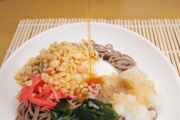 冷やし五目蕎麦