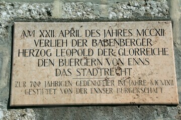 Tafel am Stadtturm in Enns Oberösterreich © horst jürgen schunk