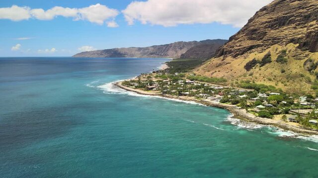 slow approach towards the coastline on oahu hawaii