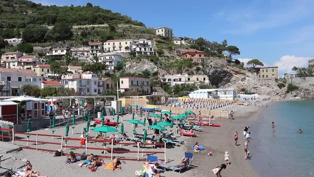 Erchie - Panoramica della baia dalla scogliera