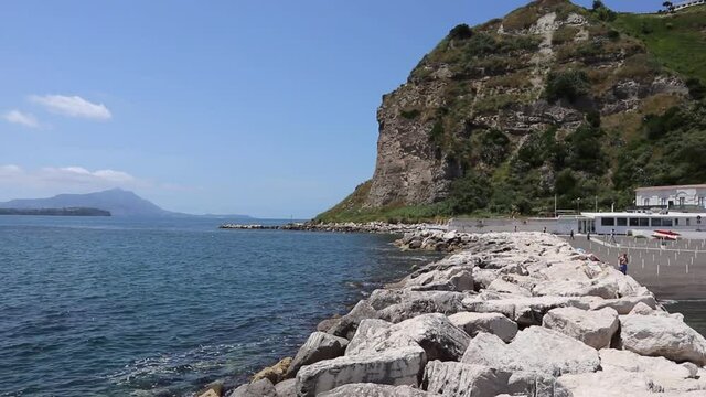 Monte di Procida - Panoramica delle spiagge di Miliscola dalla scogliera