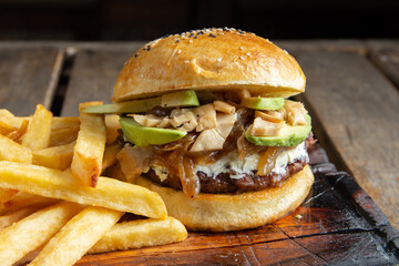 hamburguesa de hongos y palta