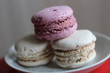 closeup vanilla cream with macaroons dessert
