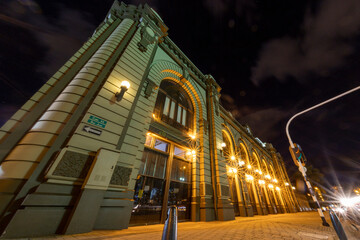 Fototapeta na wymiar Edifico Antiguo Medellín Ferrocarril
