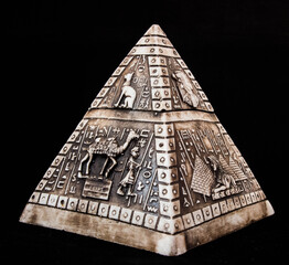 egipt piramids model