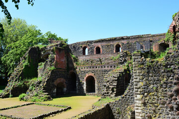 Ruine der Kaiserpfalz Kaiserswerth in Düsseldorf, Deutschland
