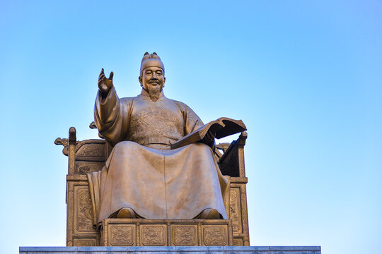 SEOUL, SOUTH KOREA - NOV 14, 2017: The King Sejong Statue was erected at the center of Gwanghawmun Square, South Korea.