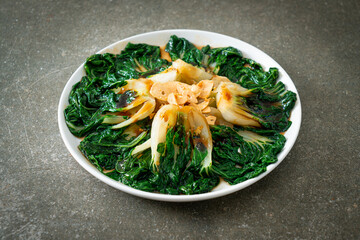 baby Chinese cabbage with oyster sauce and garlic