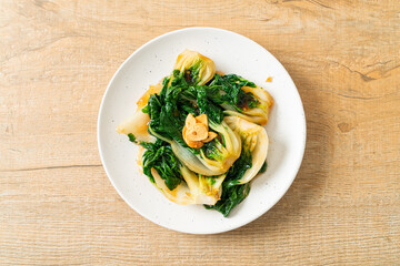 baby Chinese cabbage with oyster sauce and garlic