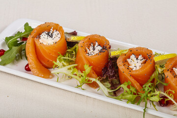 Rolled salmon with cream cheese
