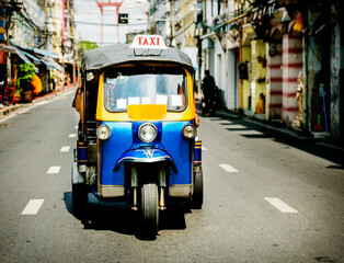 Fototapeta na wymiar Tuk Tuk: Thai traditional taxi