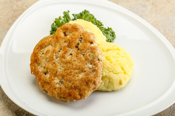 Chicken cutlet with mashed potato