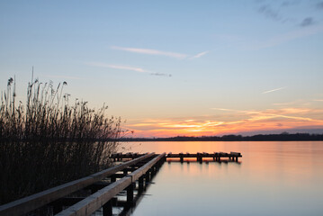 Fototapeta na wymiar sunset on the lake at Bad Zwischenahn 