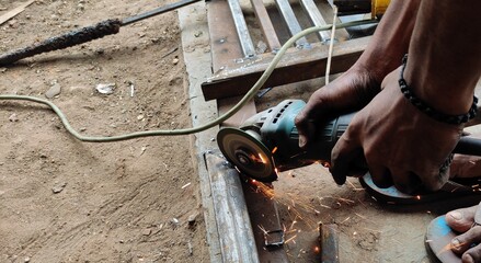 Iron object grinding power eqpument