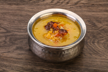 Pea soup with smoked ribs