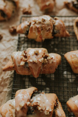  buns with poppy seeds