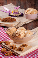 .Burnt coconut ice cream, or coconut candy ice cream