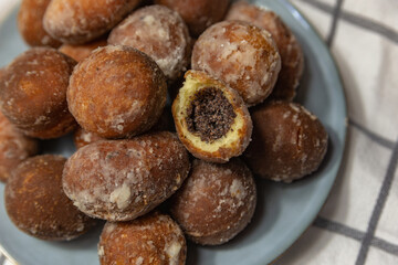 donuts with poppy seed filling