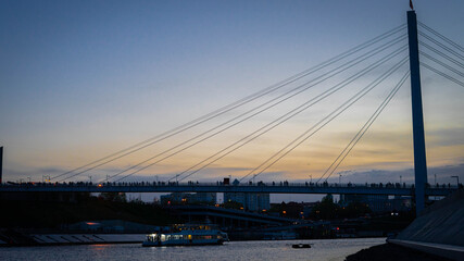 Obraz premium bridge over the river